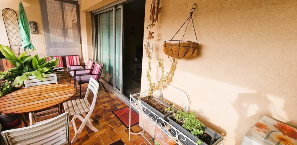 Balcony - Charming Triplex with Garden View in Residence L'Étoile