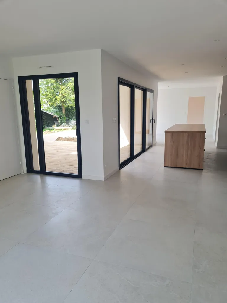 Séjour - Maison Neuve avec Terrasse et Jardin près du Golf