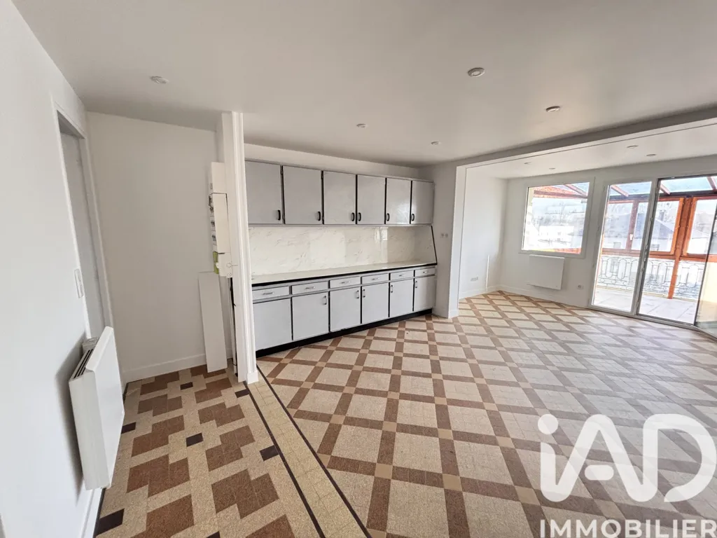 Cucina - Entirely Renovated 4-Piece Apartment in Ecquevilly
