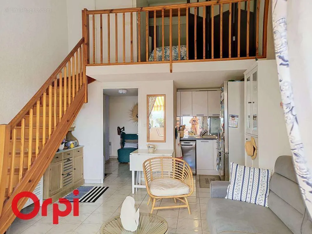 Séjour - Appartement T2 avec Vue Mer à Bandol