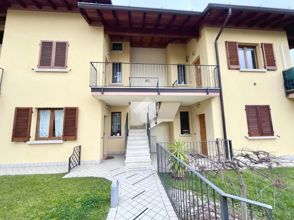 Extérieur - Trilocale with Terrace in Adro