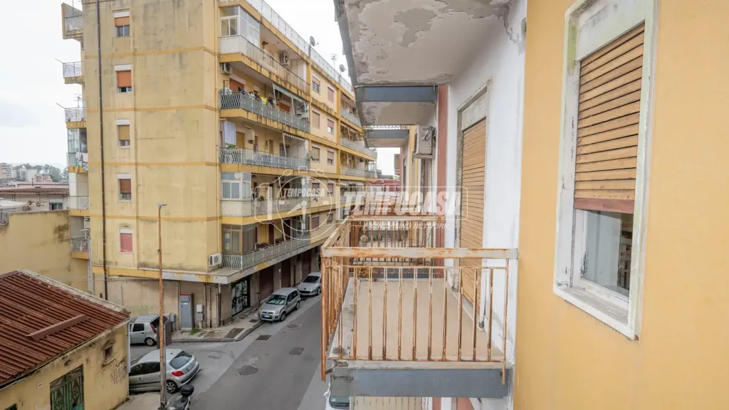 Balcon - Bright Trilocale with Balcony in Messina