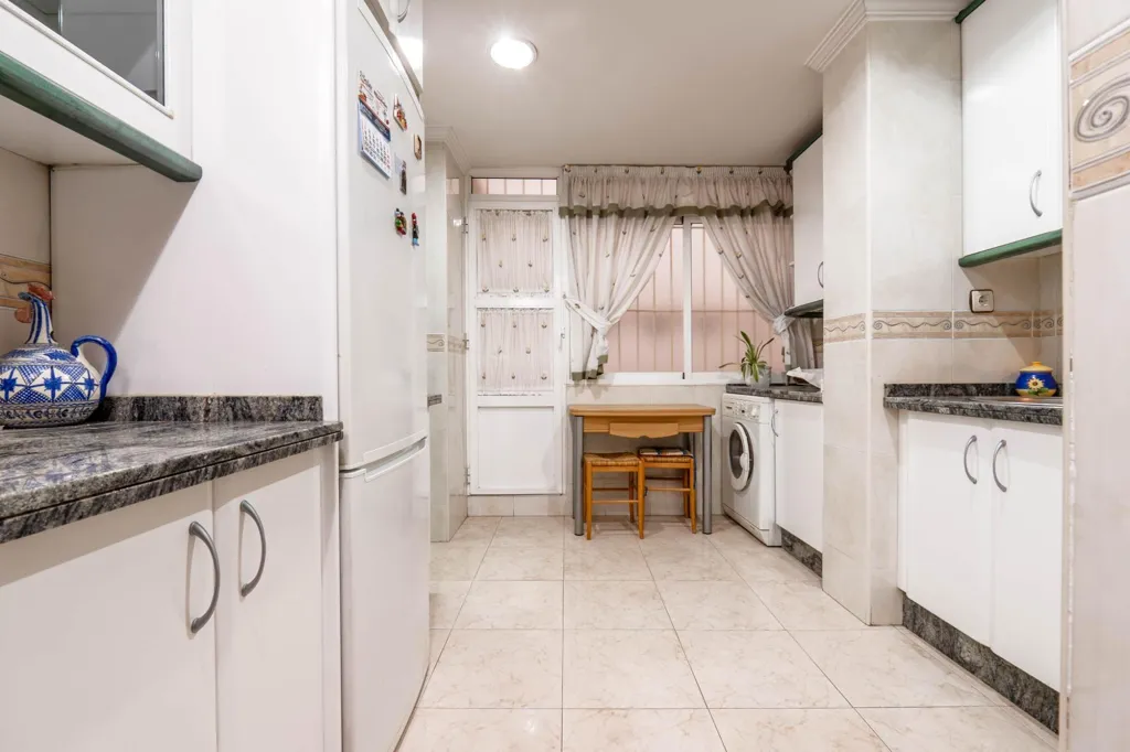 Köök - Apartment with Private Patio in Granada Centre