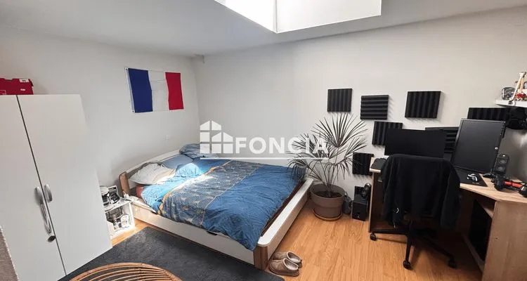 Magamistoad - Triplex Apartment with Parking in Albi Centre