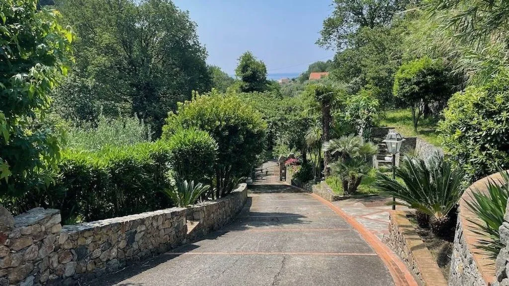 Välivaade - Luxury Villa with Sea View in Celle Ligure