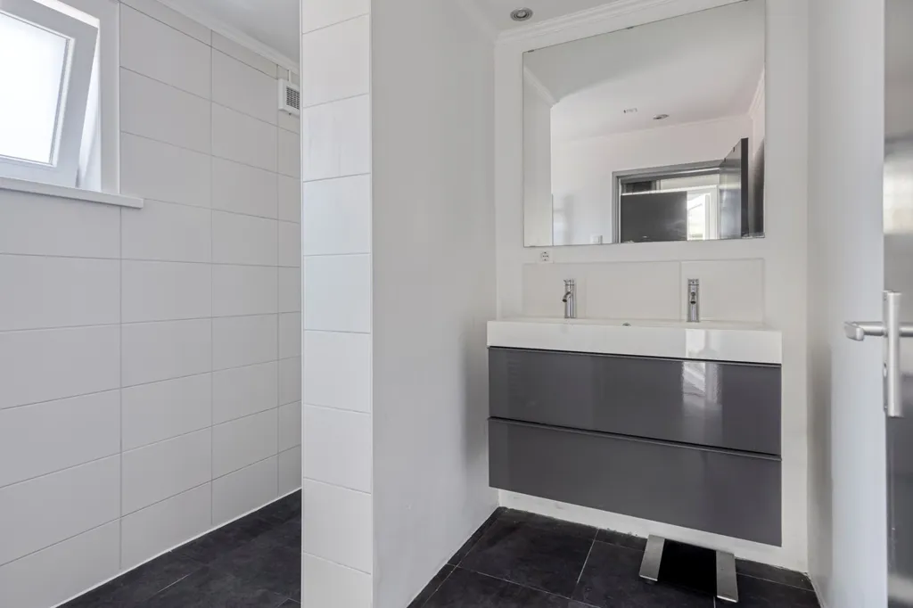 Salles de bain - Two-Storey House with Garden in Sas van Gent