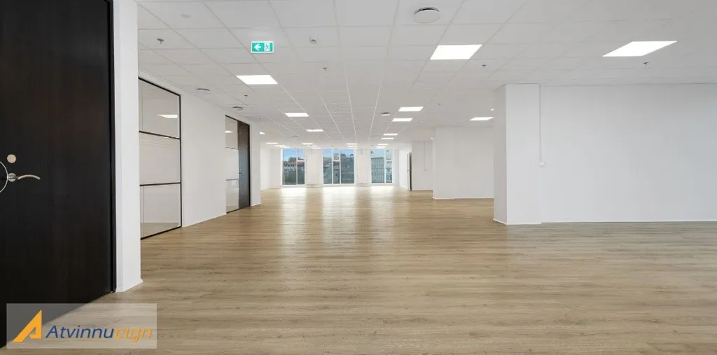 Bureau - Modern Office Space with South View in Reykjavik