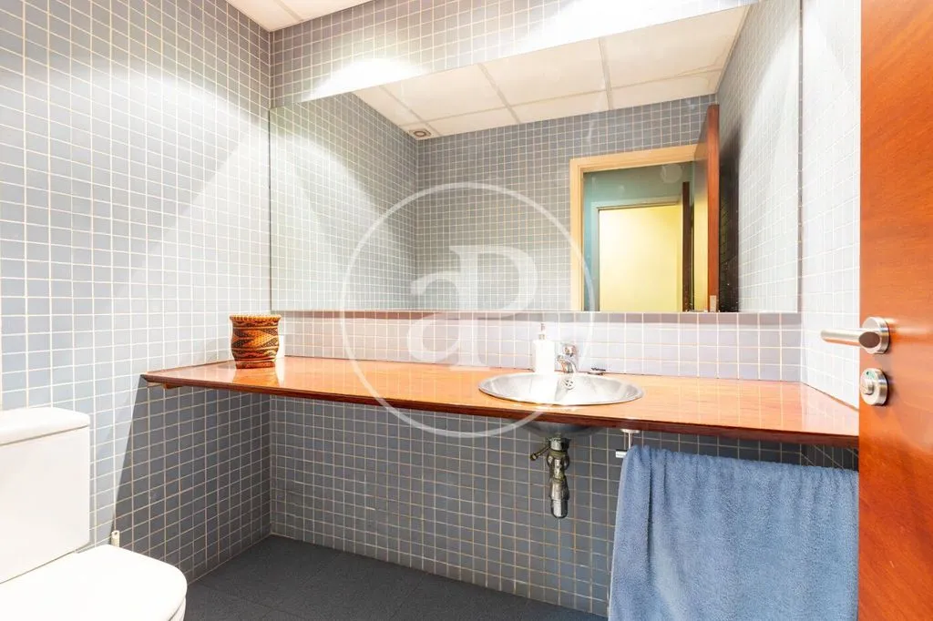 Salles de bain - Luxury Townhouse with Pool in Sabadell Centre