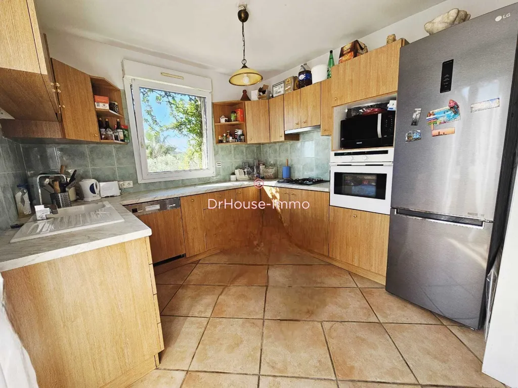 Cuisine - Maison avec Piscine et Vue à Marseille-13e