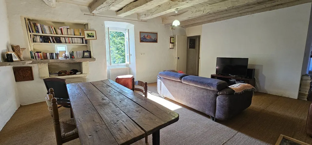 Séjour - Ensemble en Pierre dans un Hameau Calme