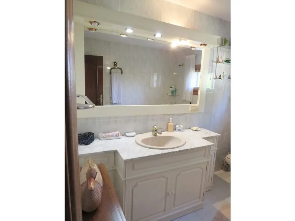 Salles de bain - Luxury House with South-Facing Views in Algete