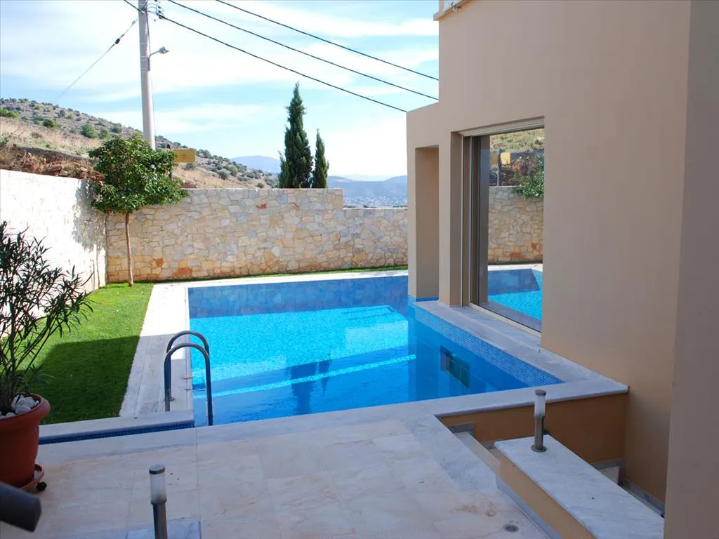 9-toaline maja asukohas Athens