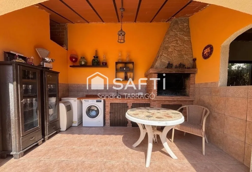 Terrass - Family House with Pool in Cunit