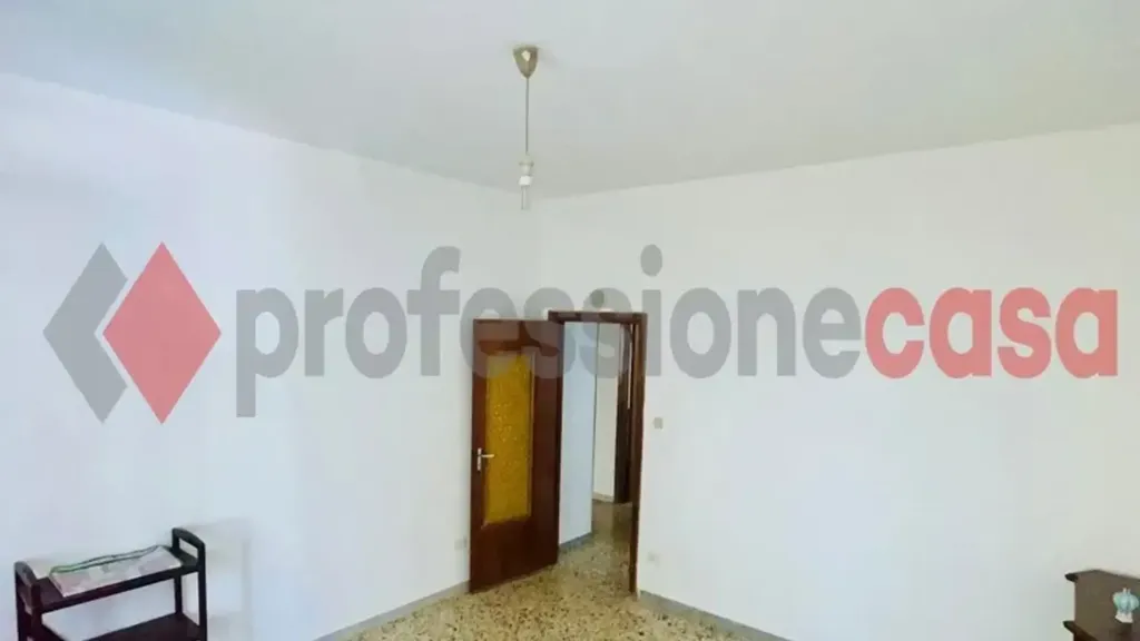 Pièces - Four-Bedroom Apartment in Salerno
