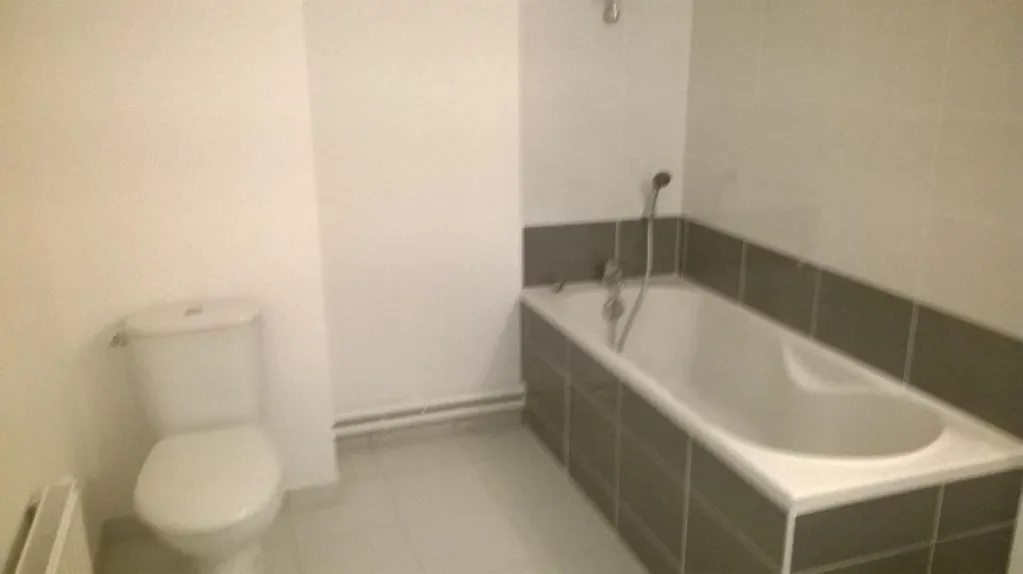 Salles de bain - Appartement avec Parking Privé à Quimper