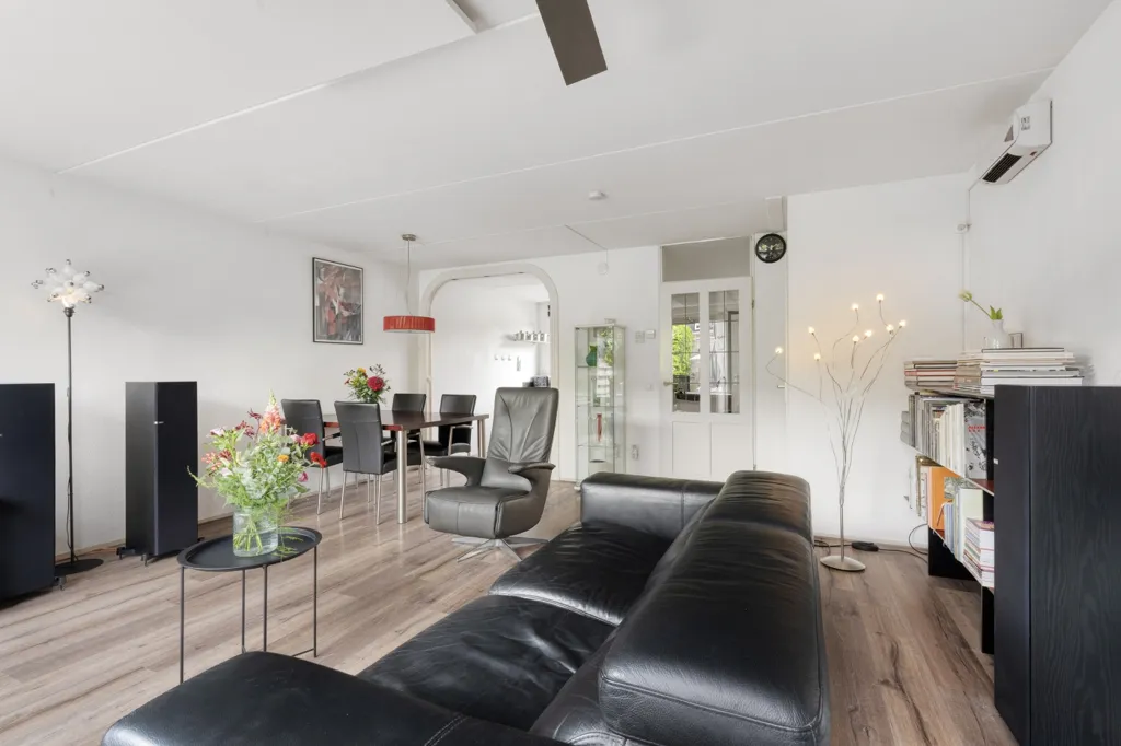 Séjour - Corner House with Garden in Westervoort