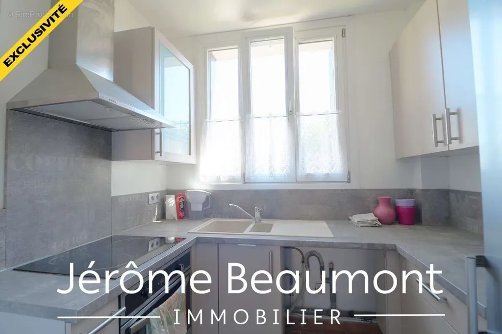Cucina - 3-Bed Apartment with Terrace in Le Mesnil-Aubry