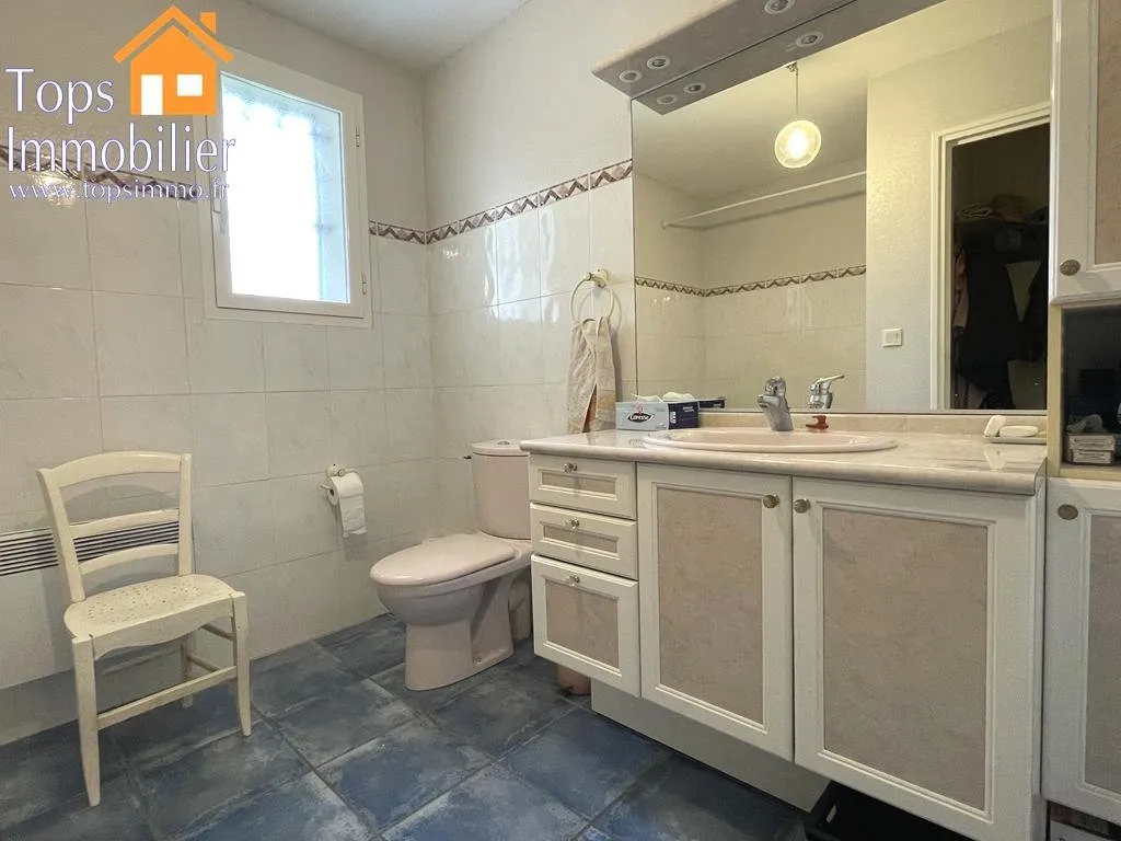 Salles de bain - Maison de Campagne avec Terrain à Savignac
