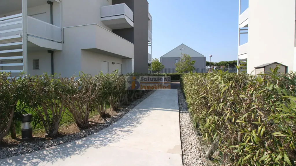 Aed - Twin-Unit with Pool in Jesolo