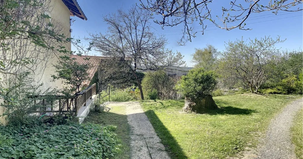Aed - Luxury House with Pool in Grun-Bordas
