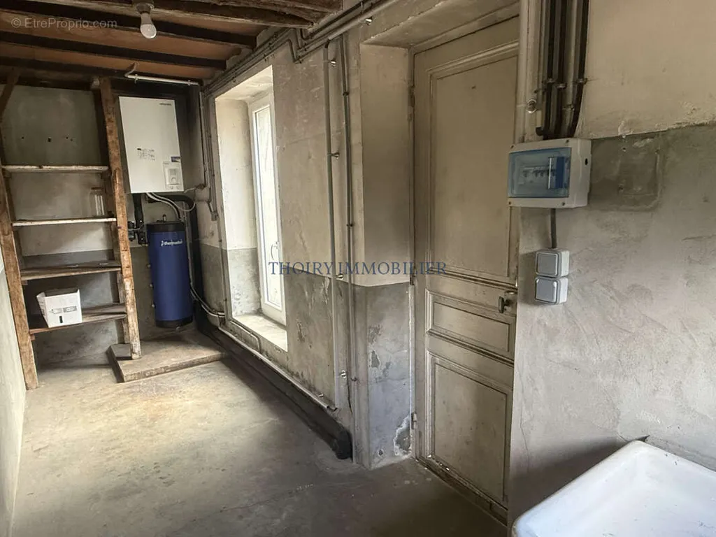 Utility Room - Ancient Stone House with Garden near Thoiry