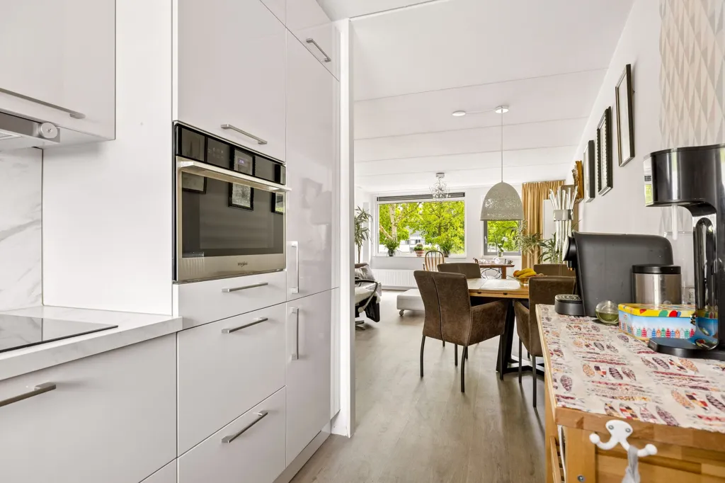 Köök - Modern Flat with Balcony in Almere
