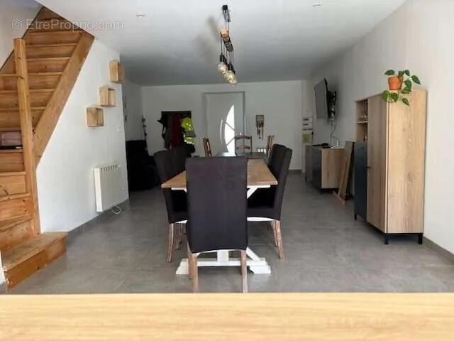 Salle à manger - Maison Rénovée avec Jardin au Calme à Cande