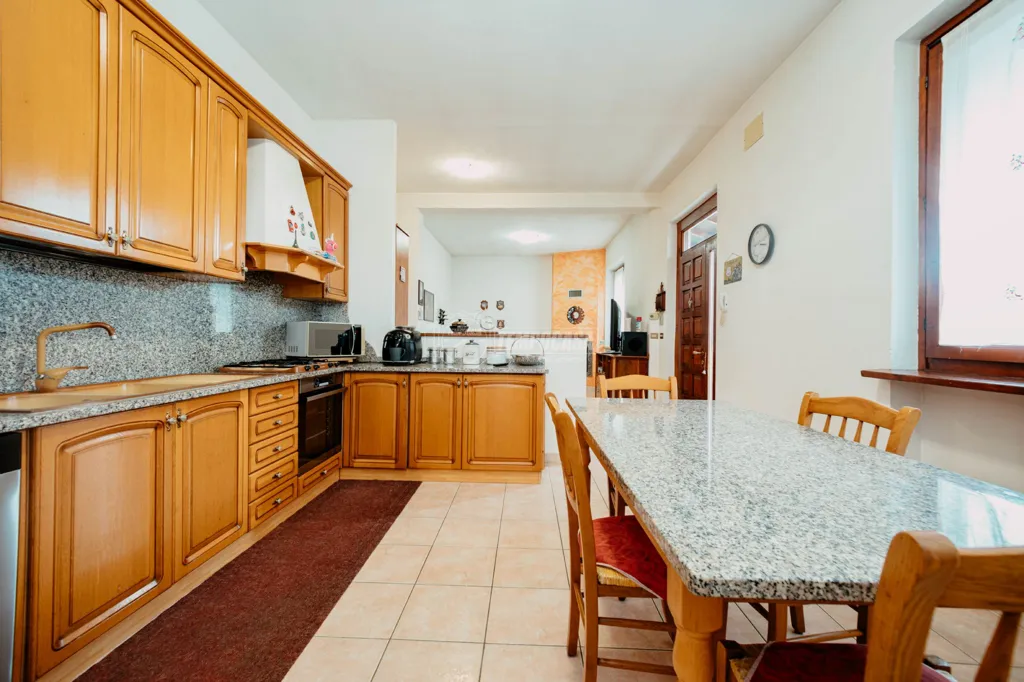 Cuisine - Renovated House with Garden in Vigevano