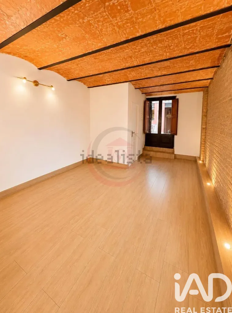 Rooms - Reformed Flat with Terrace in Poble Sec, Barcelona