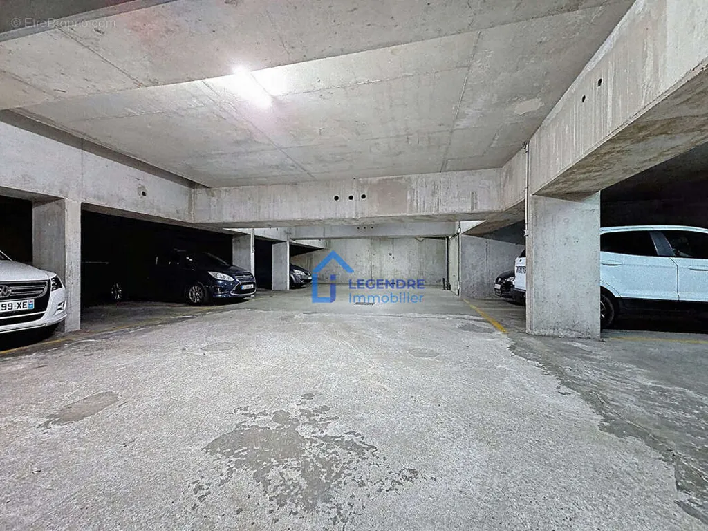 Garage - Studio avec Parking et Ascenseur à Bezons