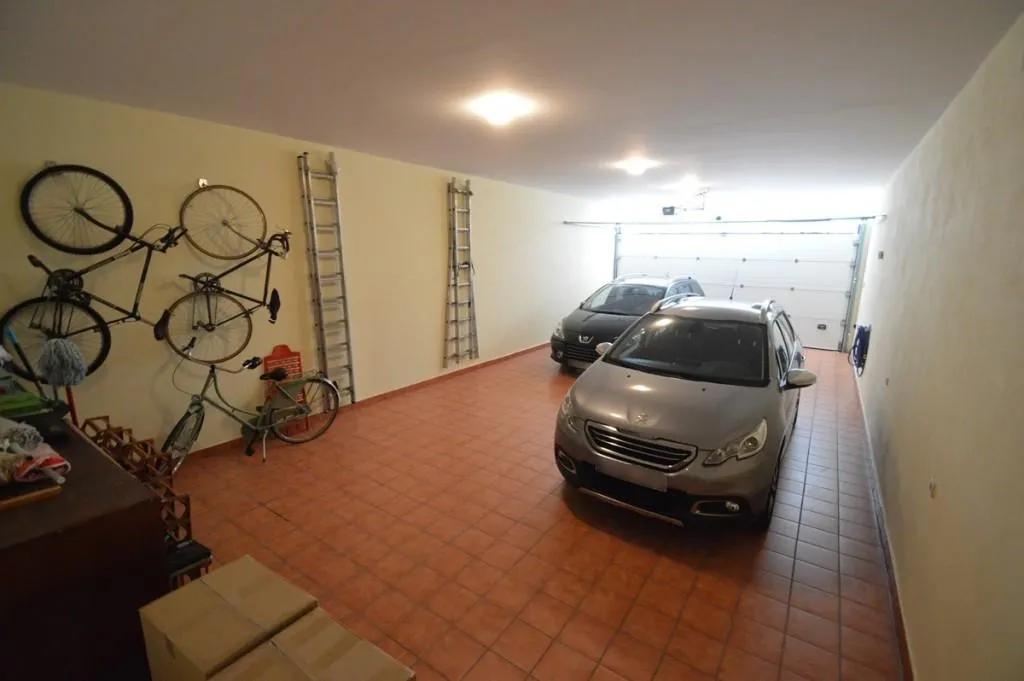 Garaaž - Villa with Sea Views in Benalmádena
