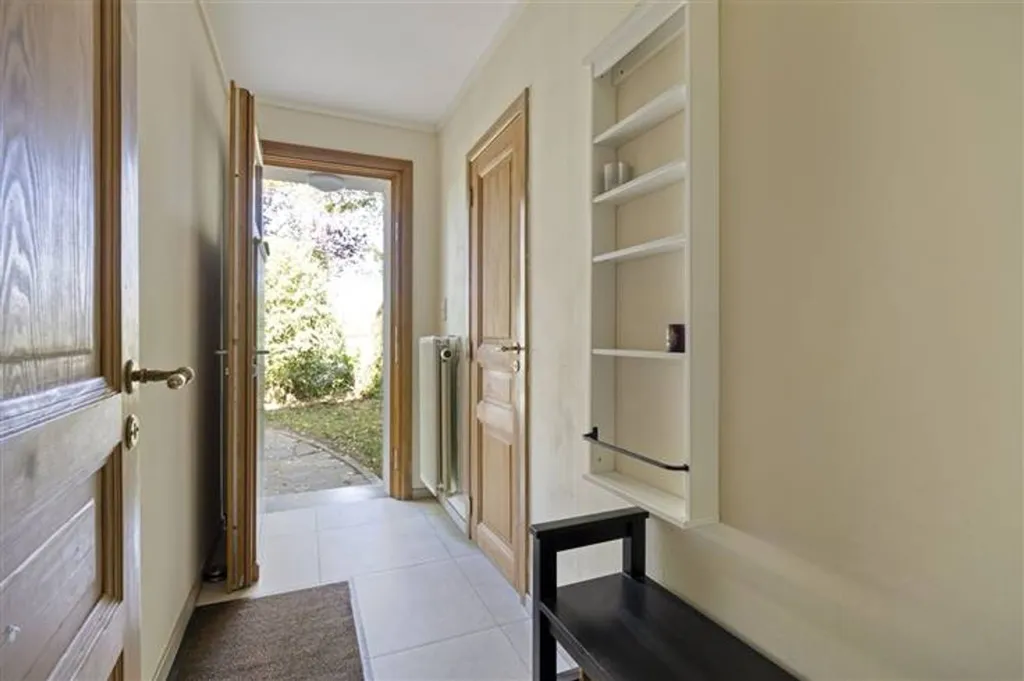 hallway_entrance