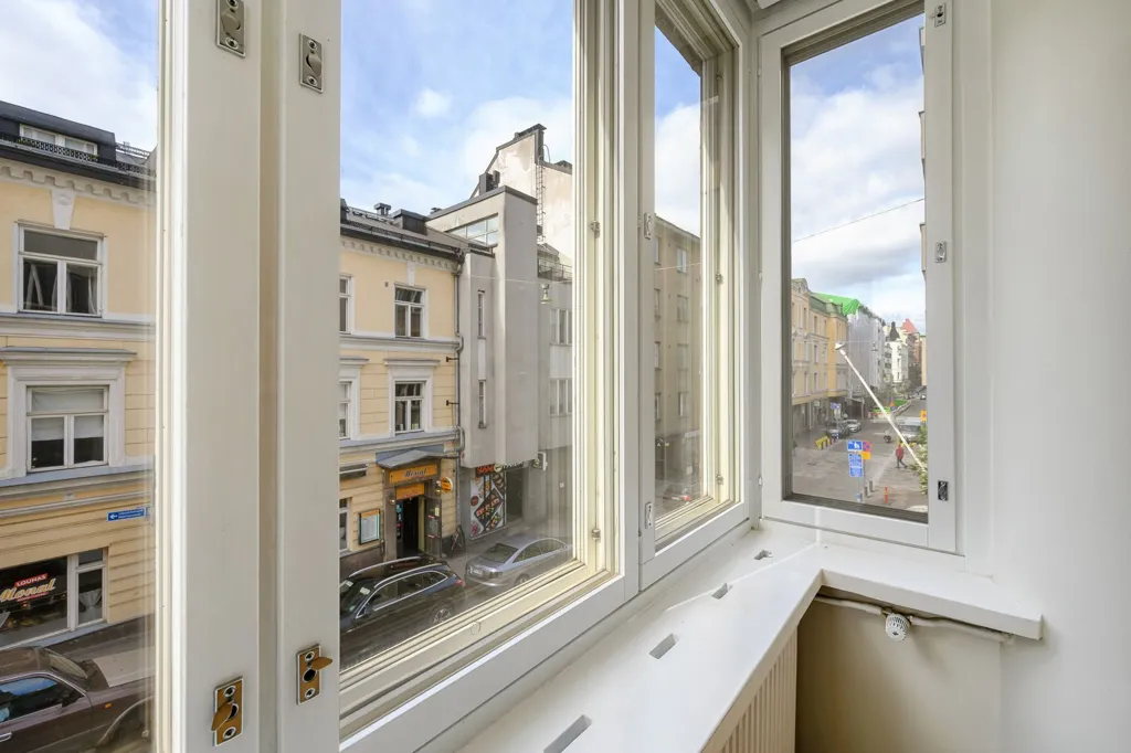 Stanze - Triangular Apartment with Balcony in Helsinki