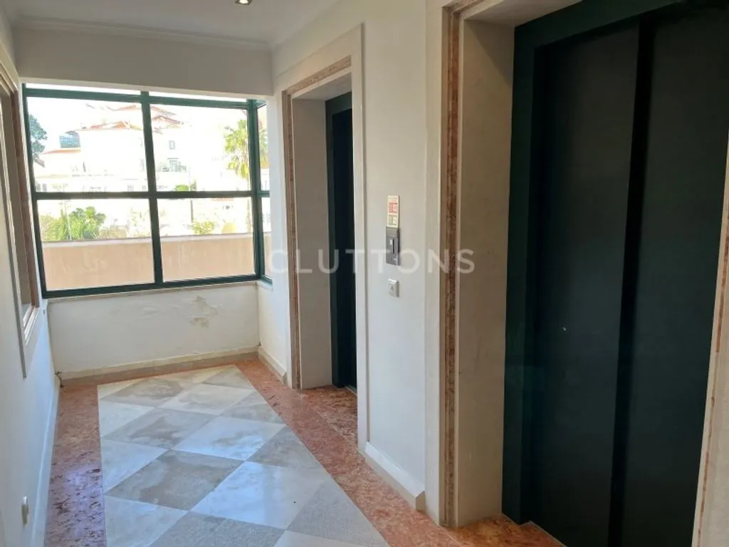 Entrée - Luxury Apartment with Pool in Monte Estoril, Cascais