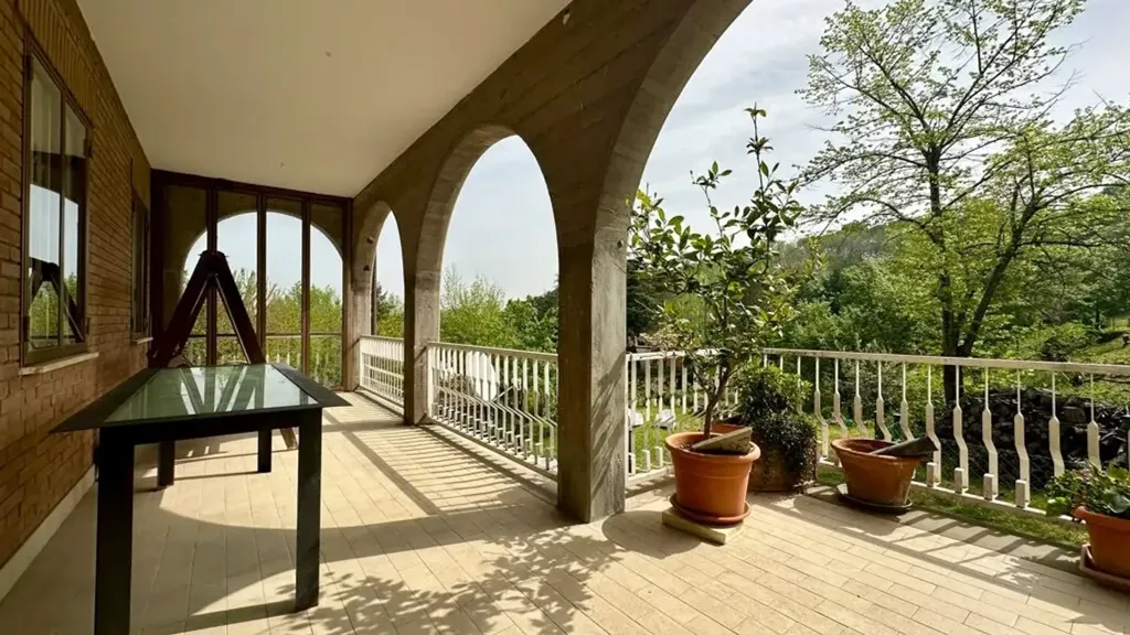 Terrasse - Bifurcated Villa with Panoramic Views in Imola