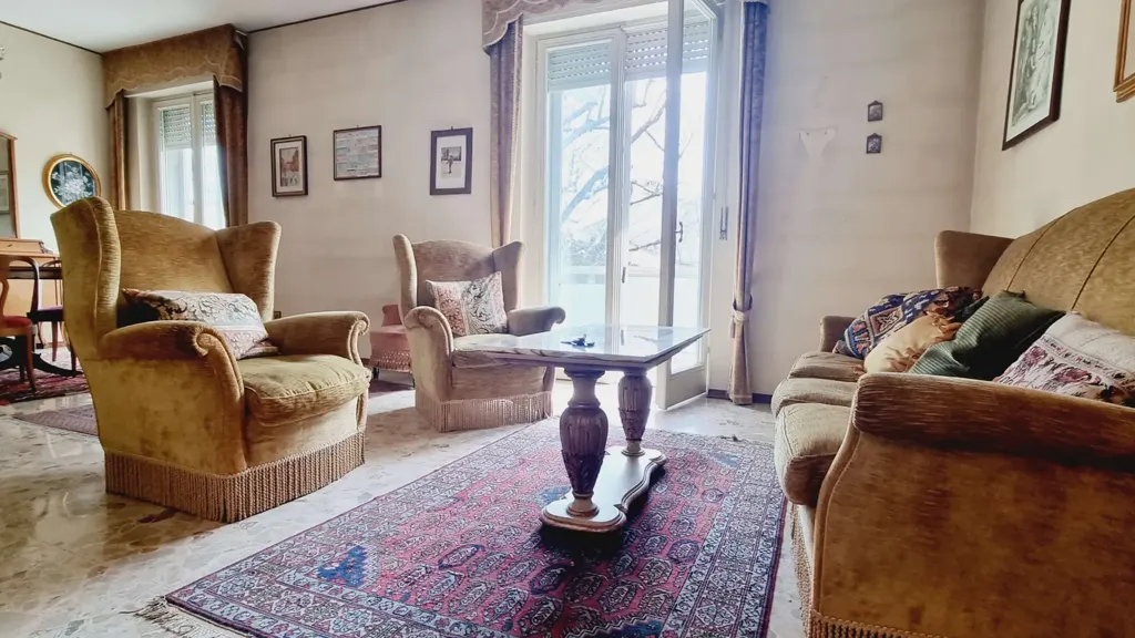 Séjour - Apartment with Balcony in Piacenza