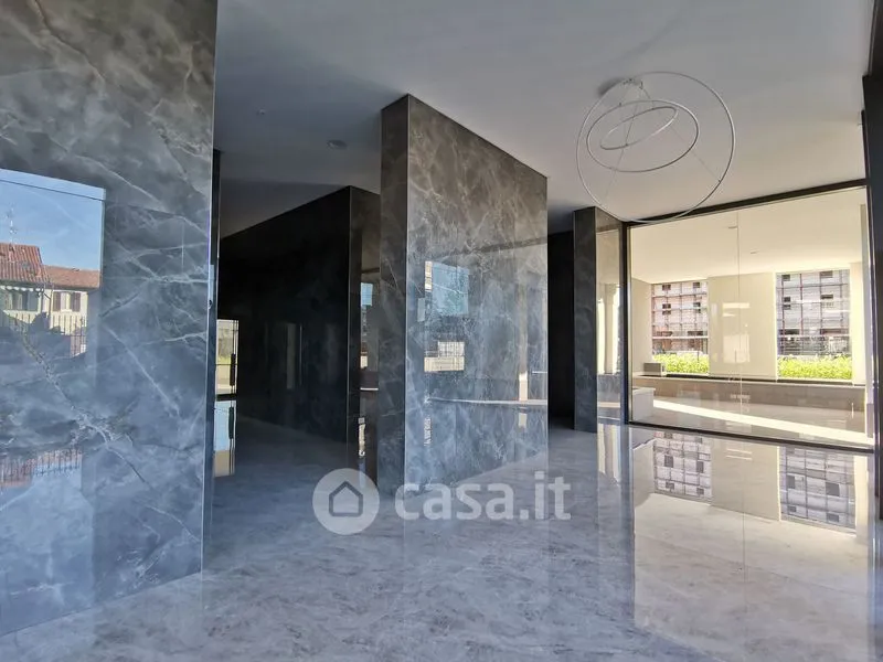 Entrée - New Triplex with Terrace in Monza