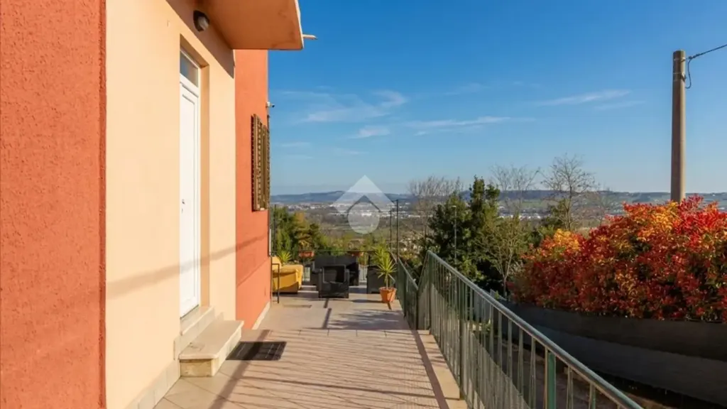Balcony - Rustic House with Garden in Sant'Elpidio a Mare