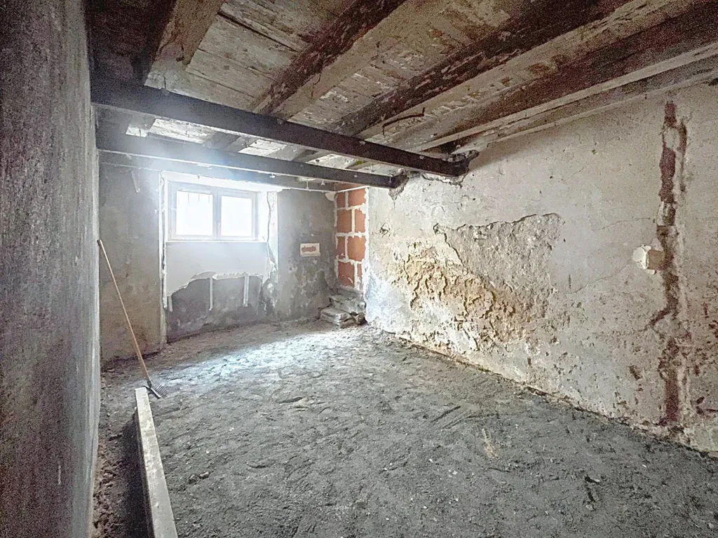 Stanze - Flat with Renovation Potential in Montbrison Centre