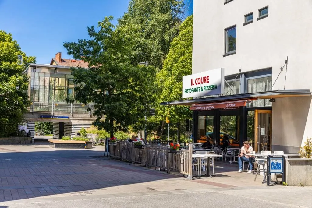 Bright Two-Bedroom Flat with South-Facing Balcony