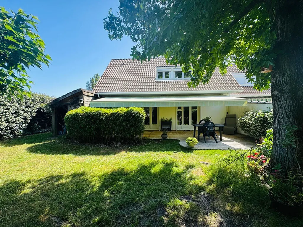 Aed - House with Balcony in Eysines