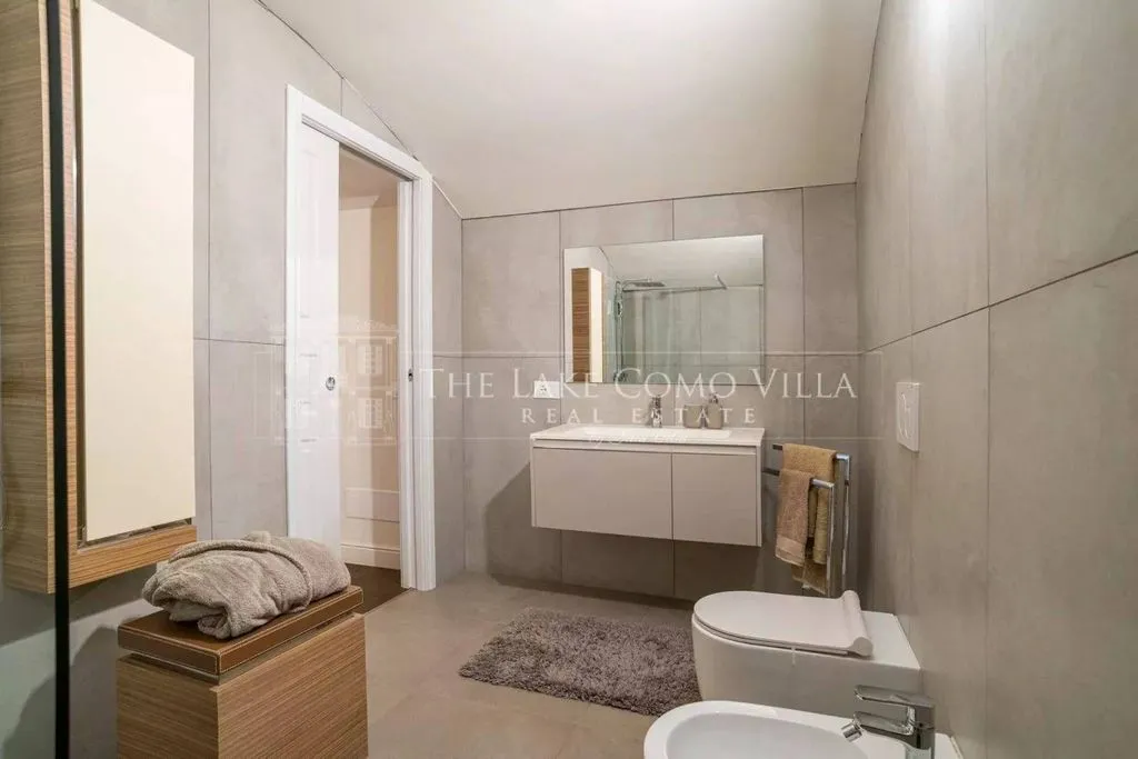 Salles de bain - Luxury Apartment with Private Garden in Menaggio