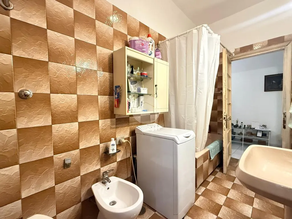 Bagni - Appartamento con doppia esposizione nel quartiere Prati–Mazzini a Roma