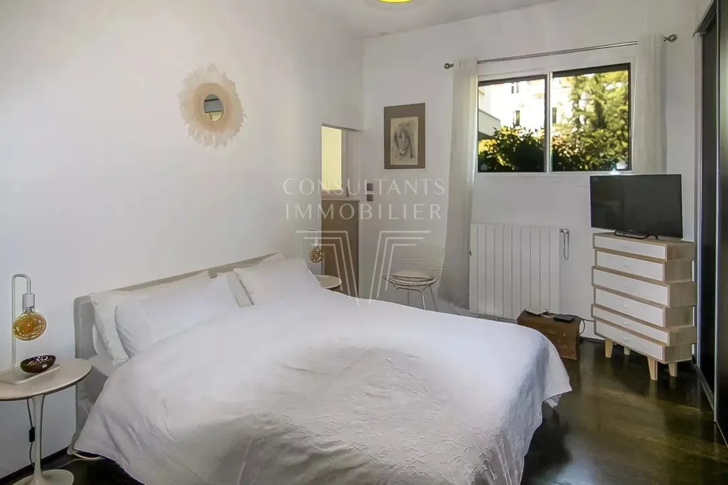 Chambres - Appartement de Deux Suites avec Jardin à Cimiez, Nice
