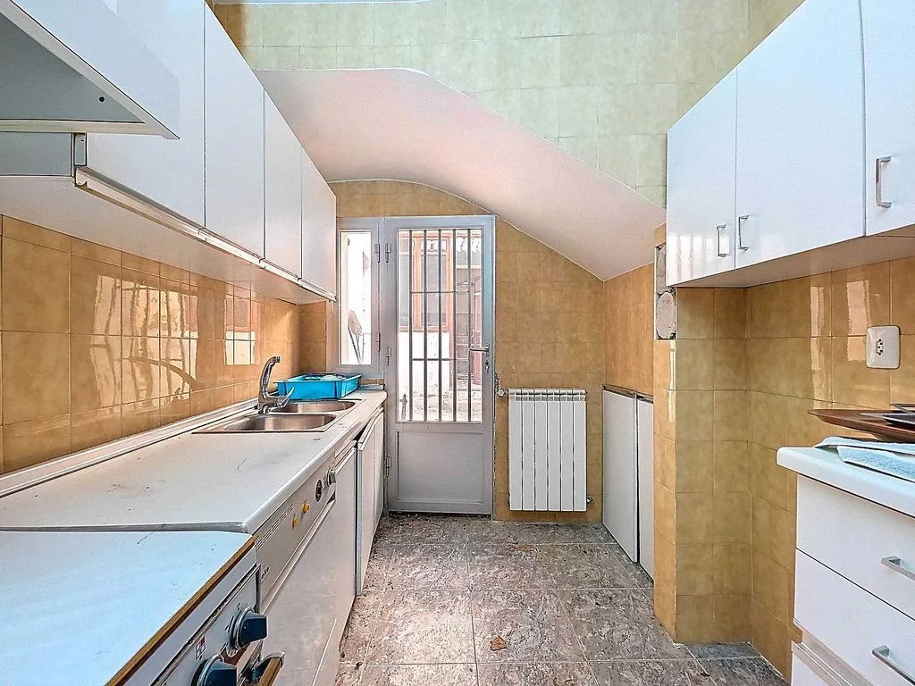 Cuisine - Corner House with Balcony in Pinoso