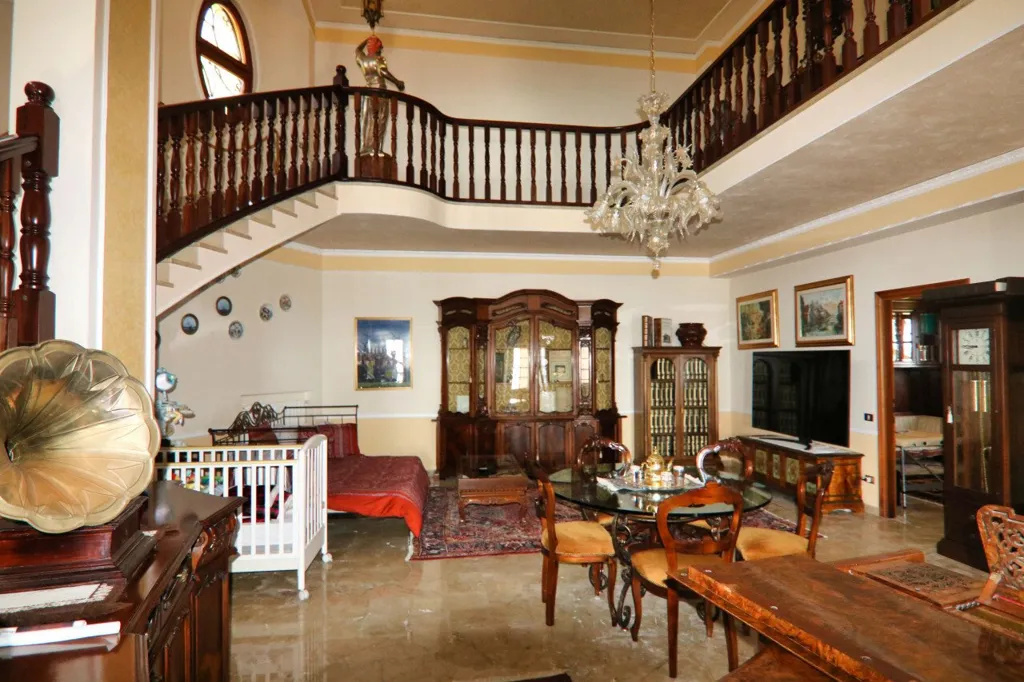 Elutuba - Hilltop Villa with Panoramic Views in Eboli