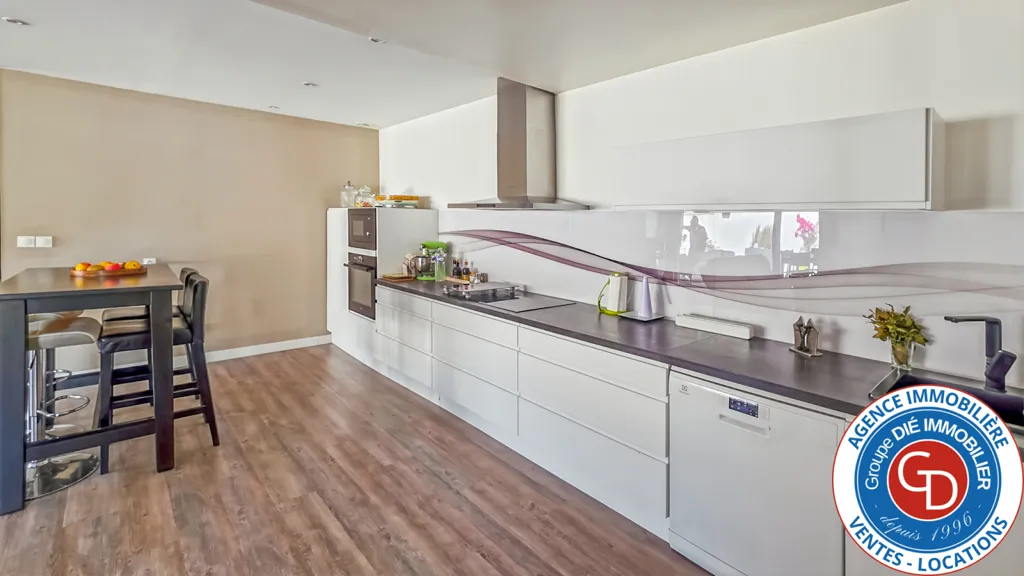 Köök - Renovated Villa with Garden in Mios