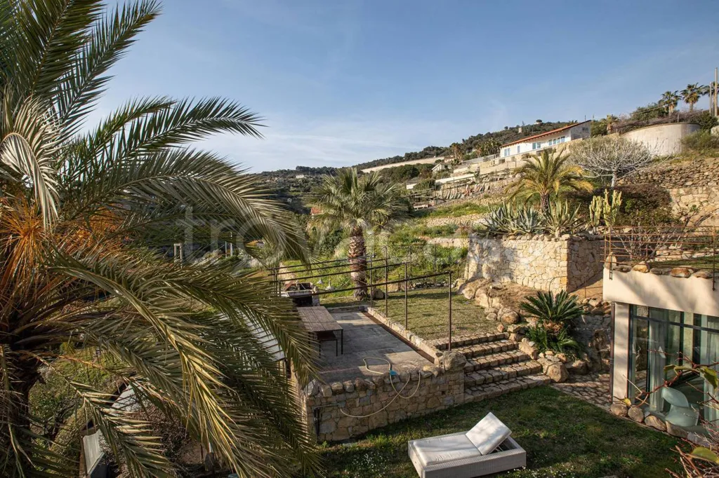 Aed - Luxury Villa with Infinity Pool in Bordighera