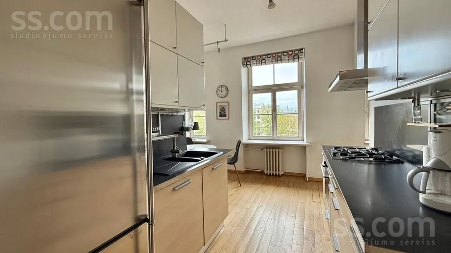 Appartement 4 pièces à Rīga