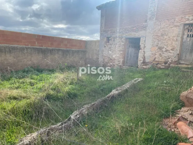 Aed - 3 magamistoaga maja asukohas ES